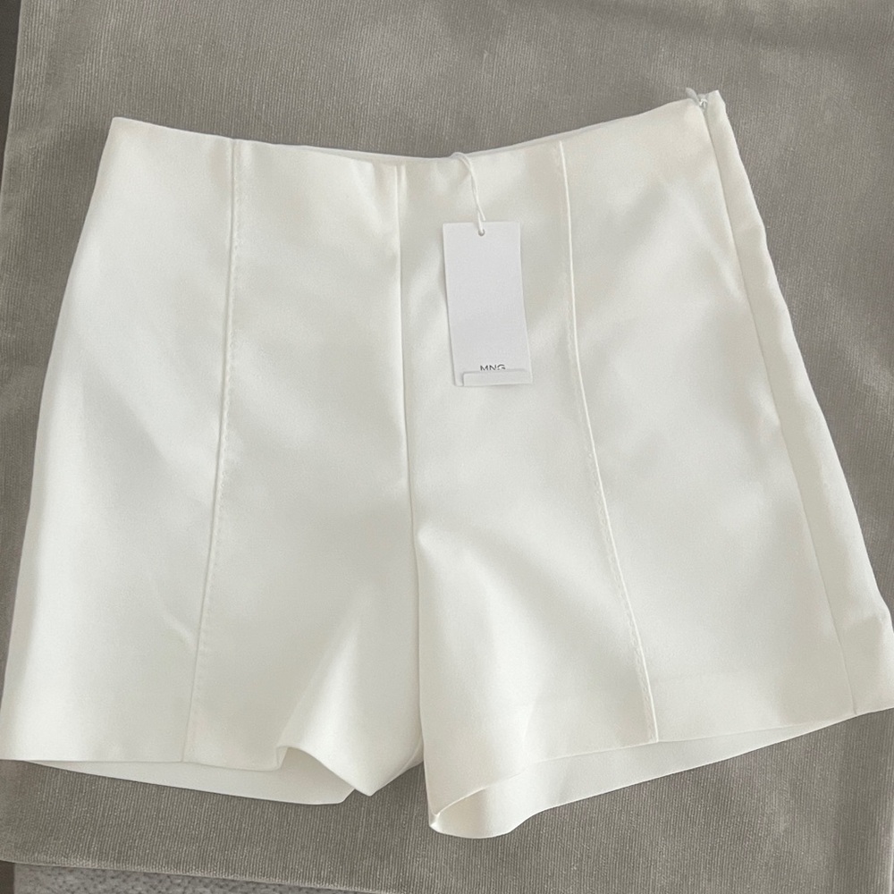 NWT Elegant White Women's Shorts